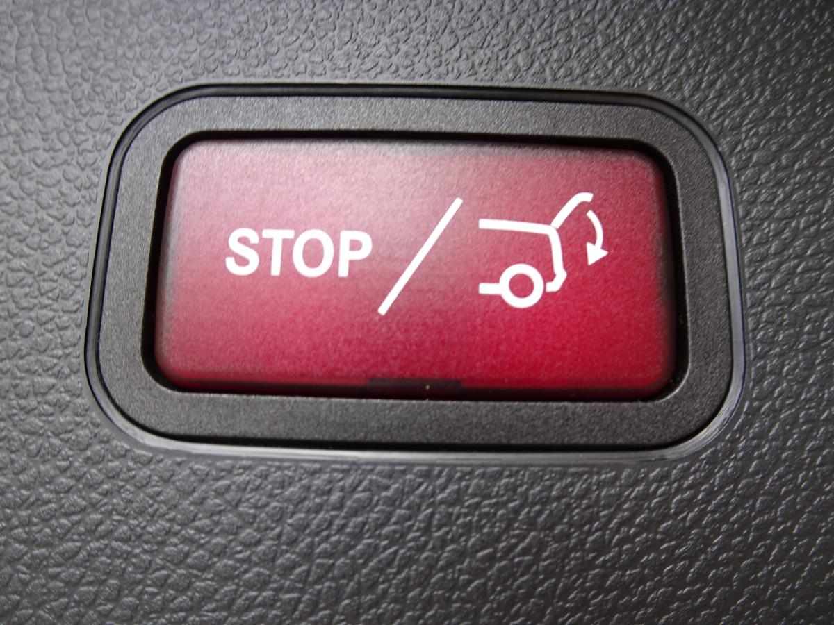mercedes-benz-glc-250-d-2-1-4matic-2015-diesel-2143cc