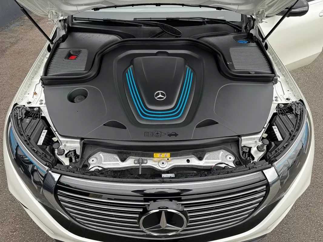 mercedes-benz-eqc-2020-eletrico-0cc