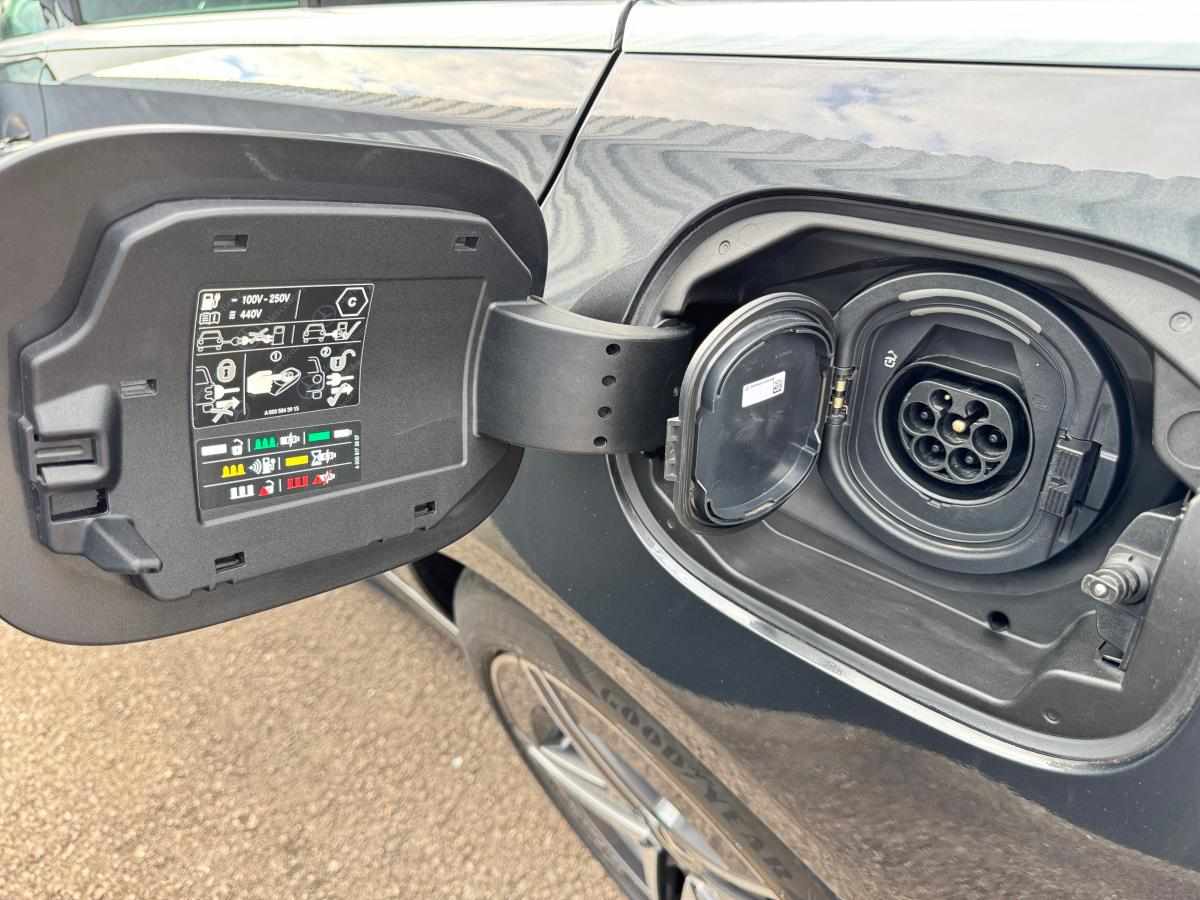 mercedes-benz-classe-c-c-300-e-2022-gasolina-1999cc