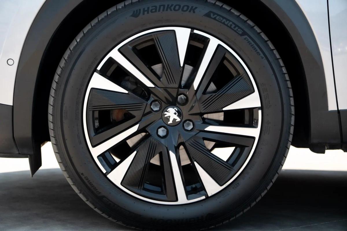 peugeot-2008-2021-diesel-1499cc