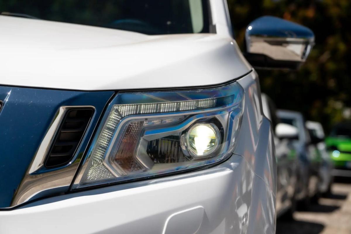 nissan-navara-2017-diesel-2298cc
