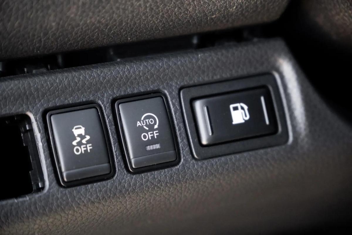 nissan-navara-2017-diesel-2298cc