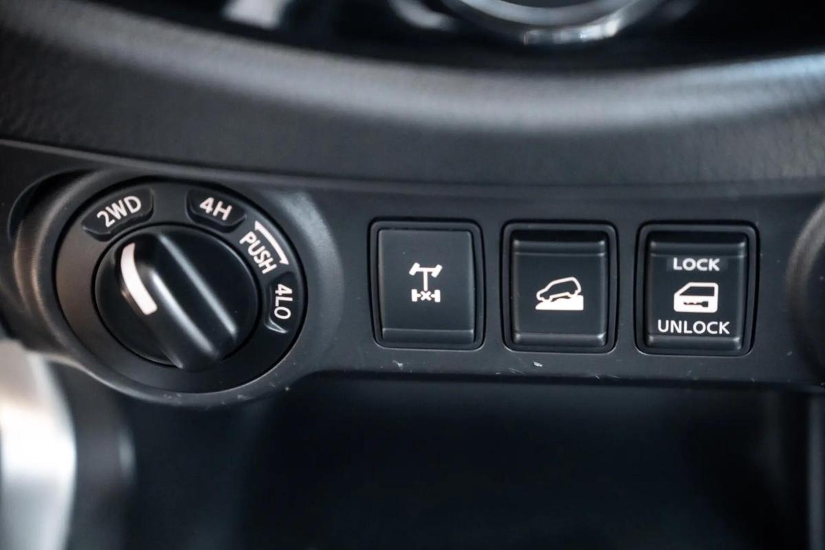 nissan-navara-2017-diesel-2298cc