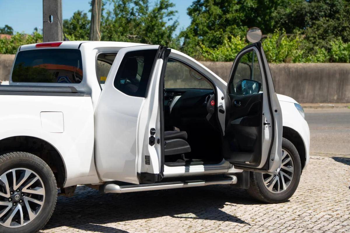 nissan-navara-2017-diesel-2298cc