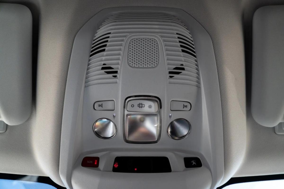 peugeot-3008-2021-hibrido-a-gasolina-1598cc