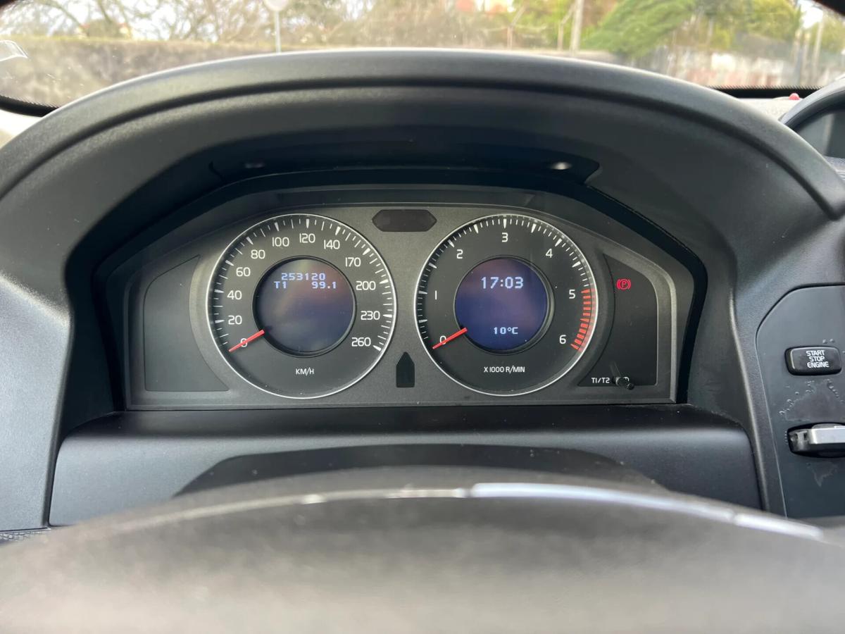volvo-xc60-2009-diesel-2400cc
