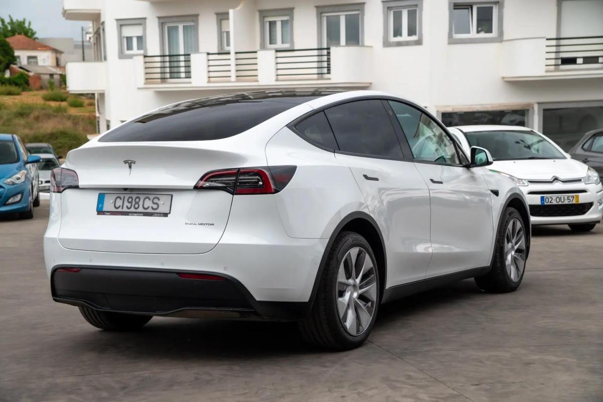 tesla-model-y-2022-eletrico-0cc