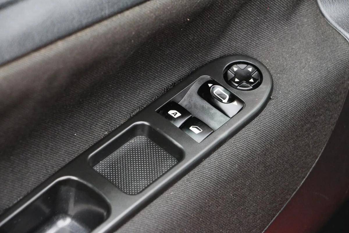 peugeot-207-2007-gasolina-1360cc