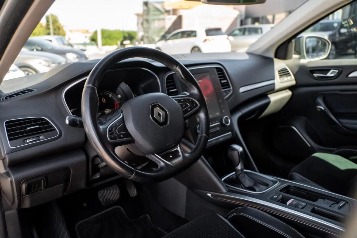 renault-megane-sport-tourer-2017-diesel-1461cc
