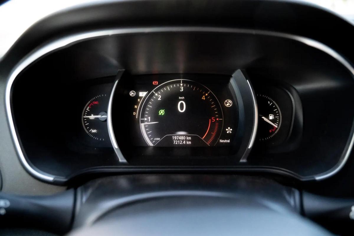 renault-megane-sport-tourer-2017-diesel-1461cc