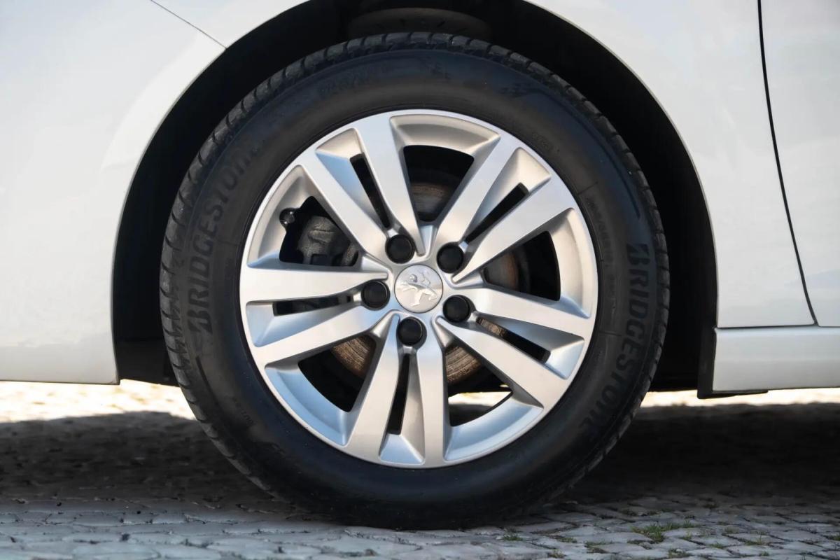 peugeot-308-2019-diesel-1499cc