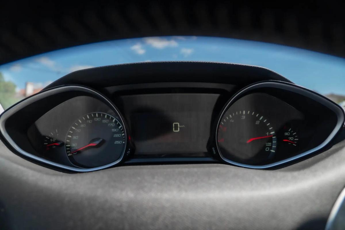 peugeot-308-2019-diesel-1499cc