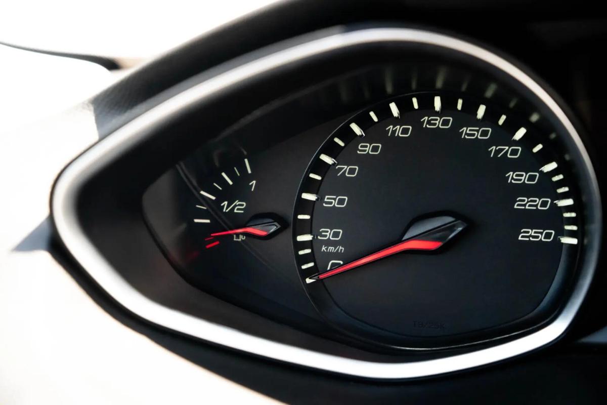 peugeot-308-2019-diesel-1499cc