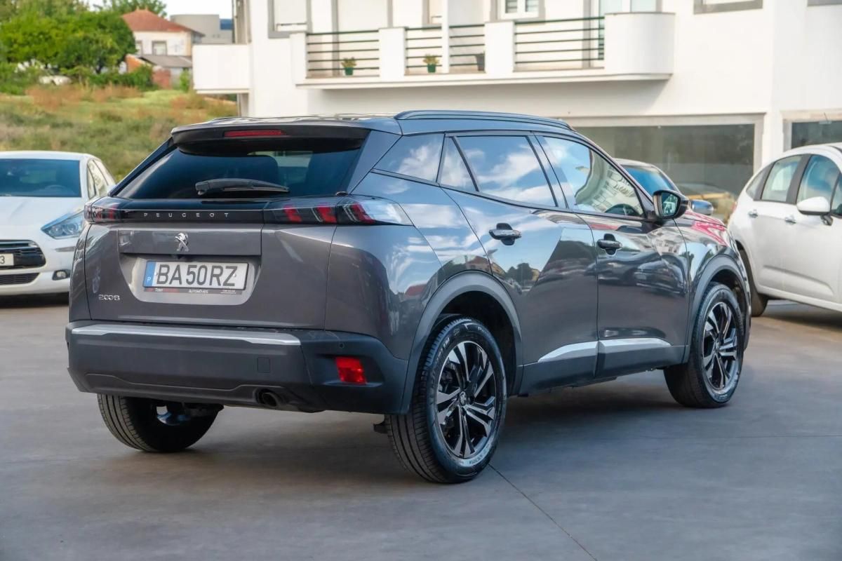 peugeot-2008-2023-gasolina-1199cc