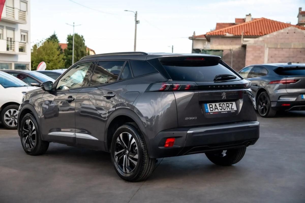 peugeot-2008-2023-gasolina-1199cc