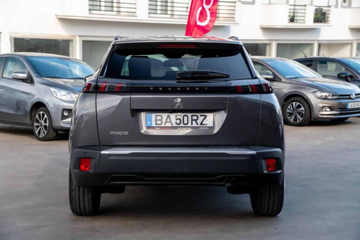 peugeot-2008-2023-gasolina-1199cc