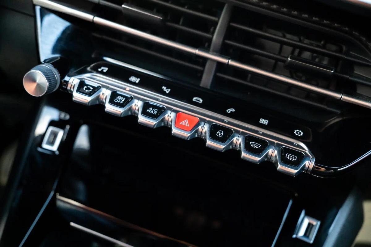 peugeot-2008-2023-gasolina-1199cc