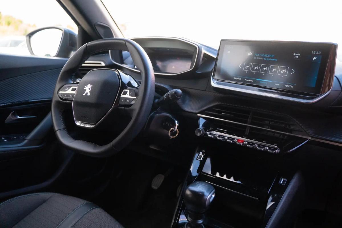 peugeot-2008-2023-gasolina-1199cc