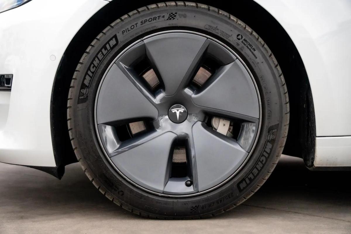 tesla-model-3-2021-eletrico-0cc