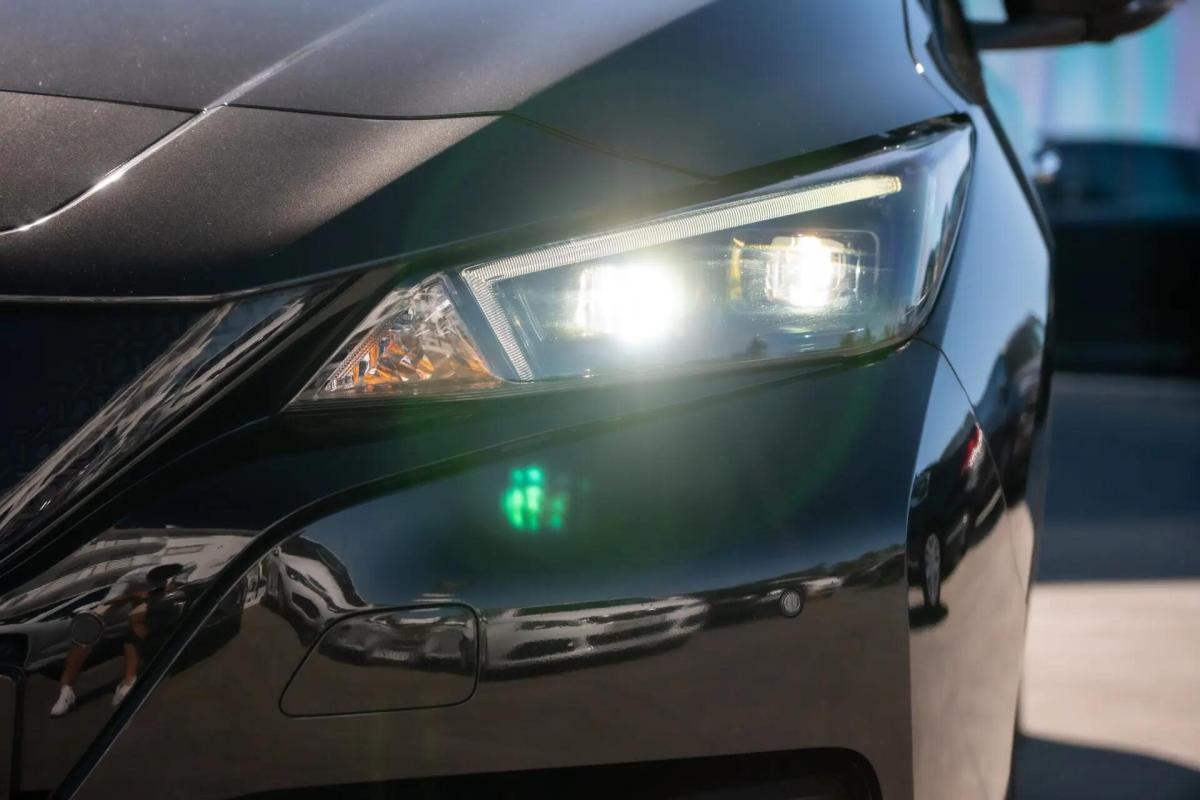 nissan-leaf-2023-eletrico-0cc
