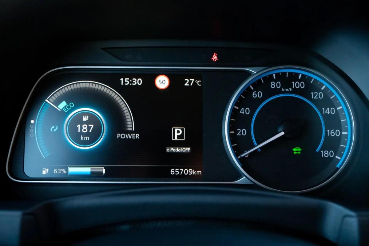 nissan-leaf-2023-eletrico-0cc