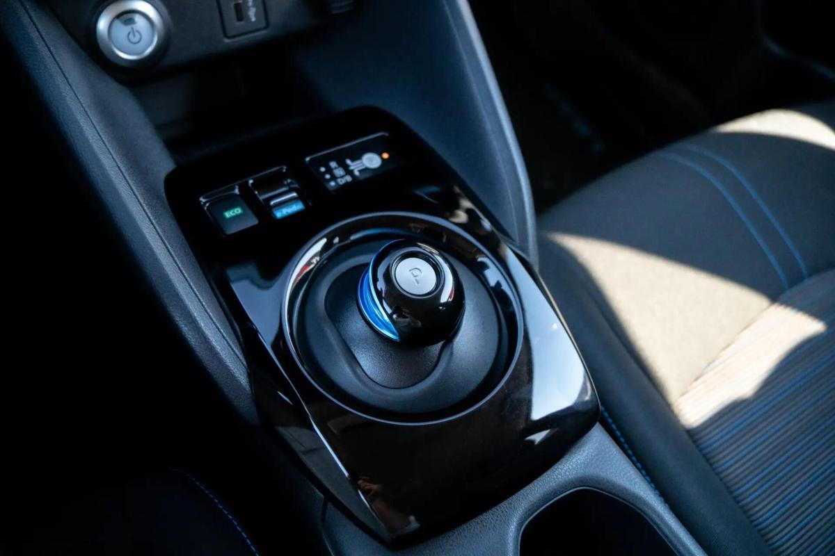 nissan-leaf-2023-eletrico-0cc