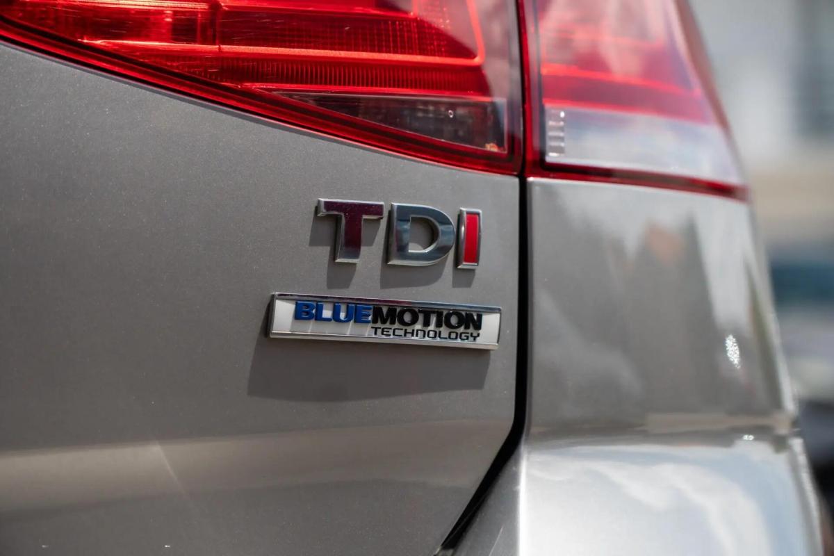 volkswagen-golf-2016-diesel-1598cc