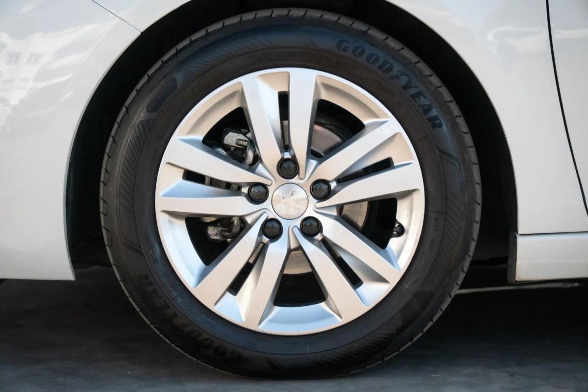 peugeot-308-2019-diesel-1499cc