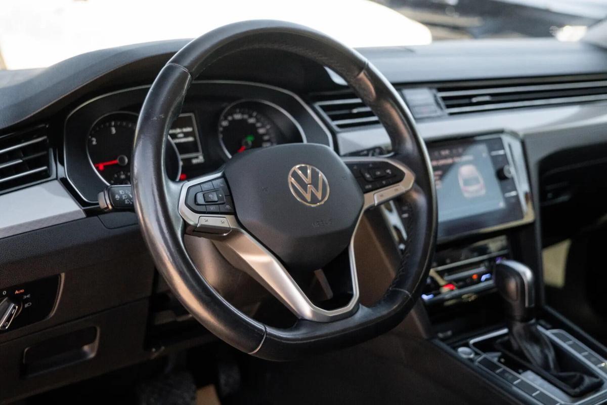 volkswagen-passat-variant-2021-diesel-1968cc