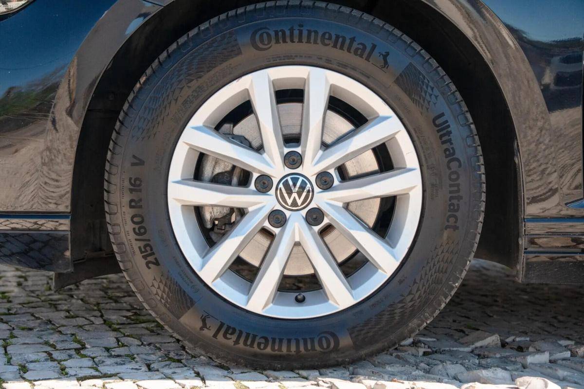 volkswagen-passat-variant-2021-diesel-1968cc