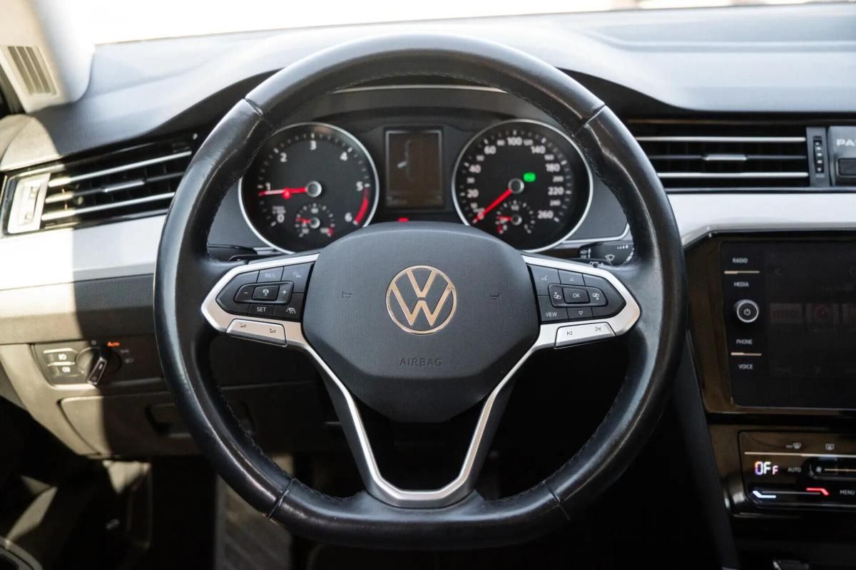 volkswagen-passat-variant-2021-diesel-1968cc