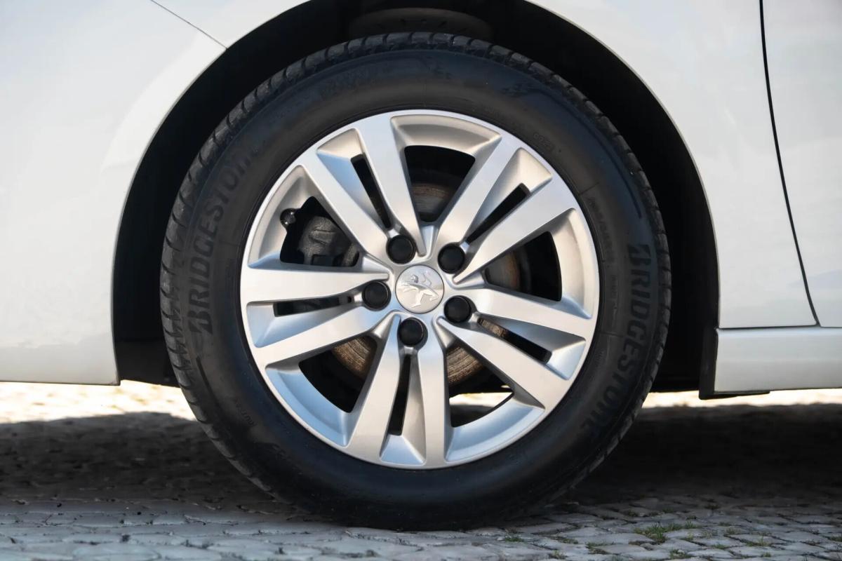 peugeot-308-2019-diesel-1499cc