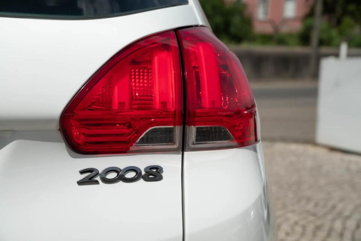 peugeot-2008-2013-gasolina-1199cc