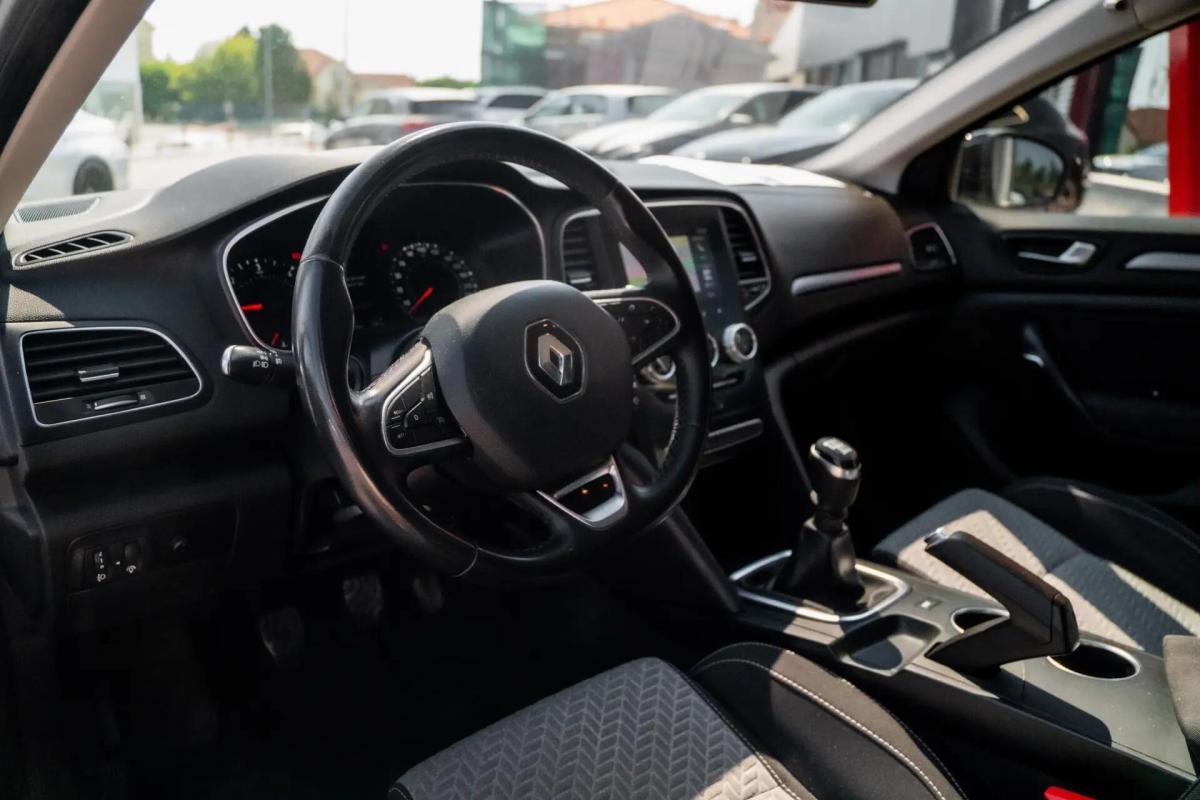 renault-megane-sport-tourer-2021-diesel-1461cc