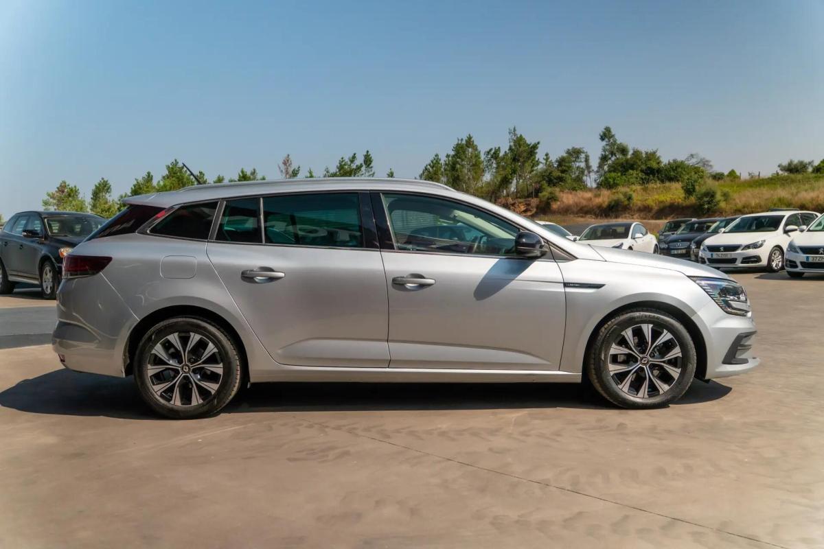 renault-megane-sport-tourer-2021-diesel-1461cc