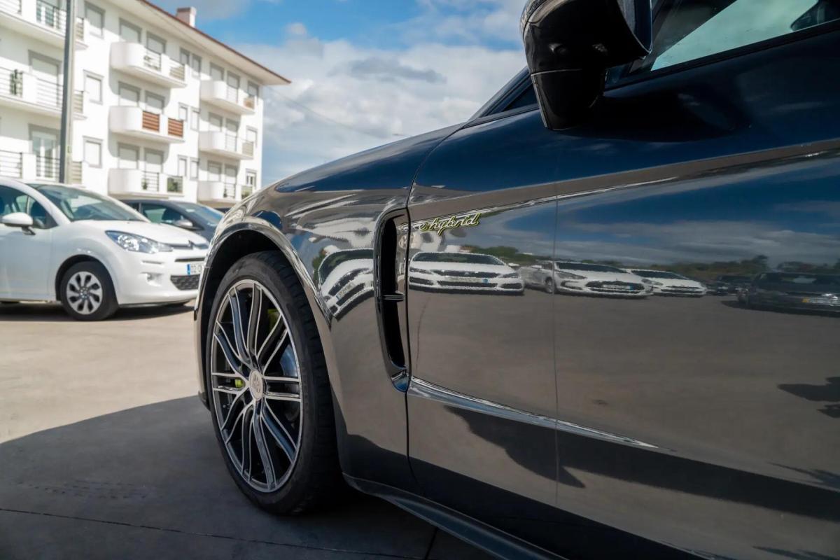 porsche-panamera-2018-hibrido-a-gasolina-2894cc