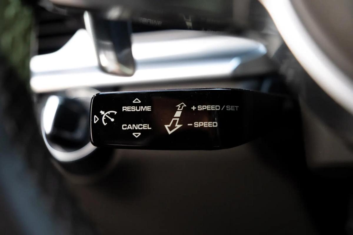 porsche-panamera-2018-hibrido-a-gasolina-2894cc