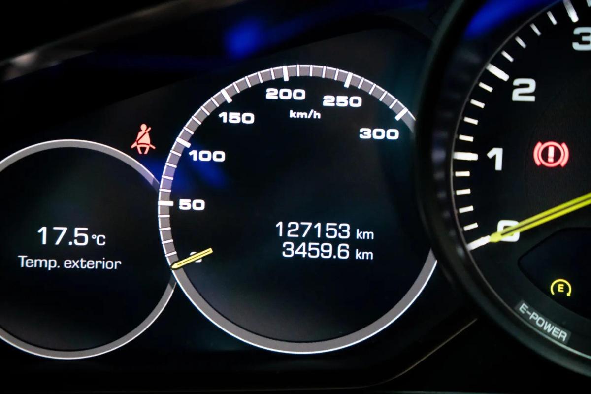 porsche-panamera-2018-hibrido-a-gasolina-2894cc