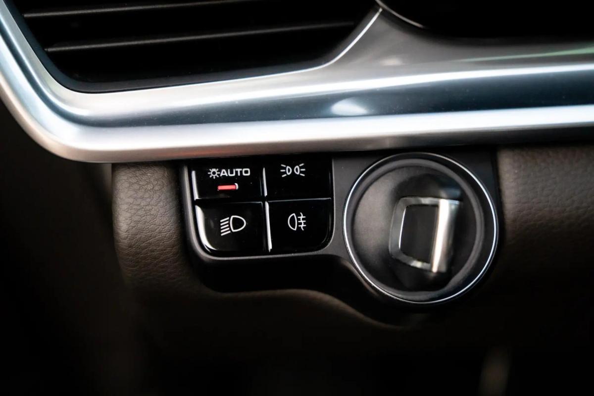 porsche-panamera-2018-hibrido-a-gasolina-2894cc