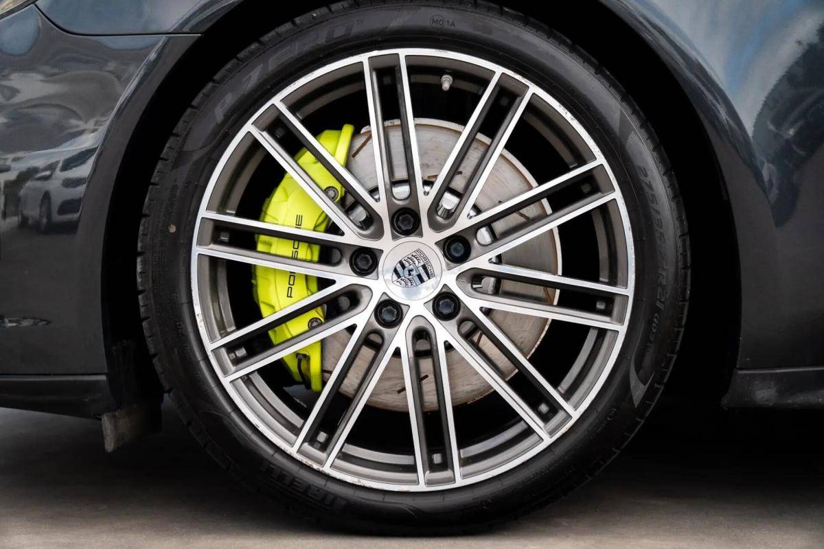 porsche-panamera-2018-hibrido-a-gasolina-2894cc
