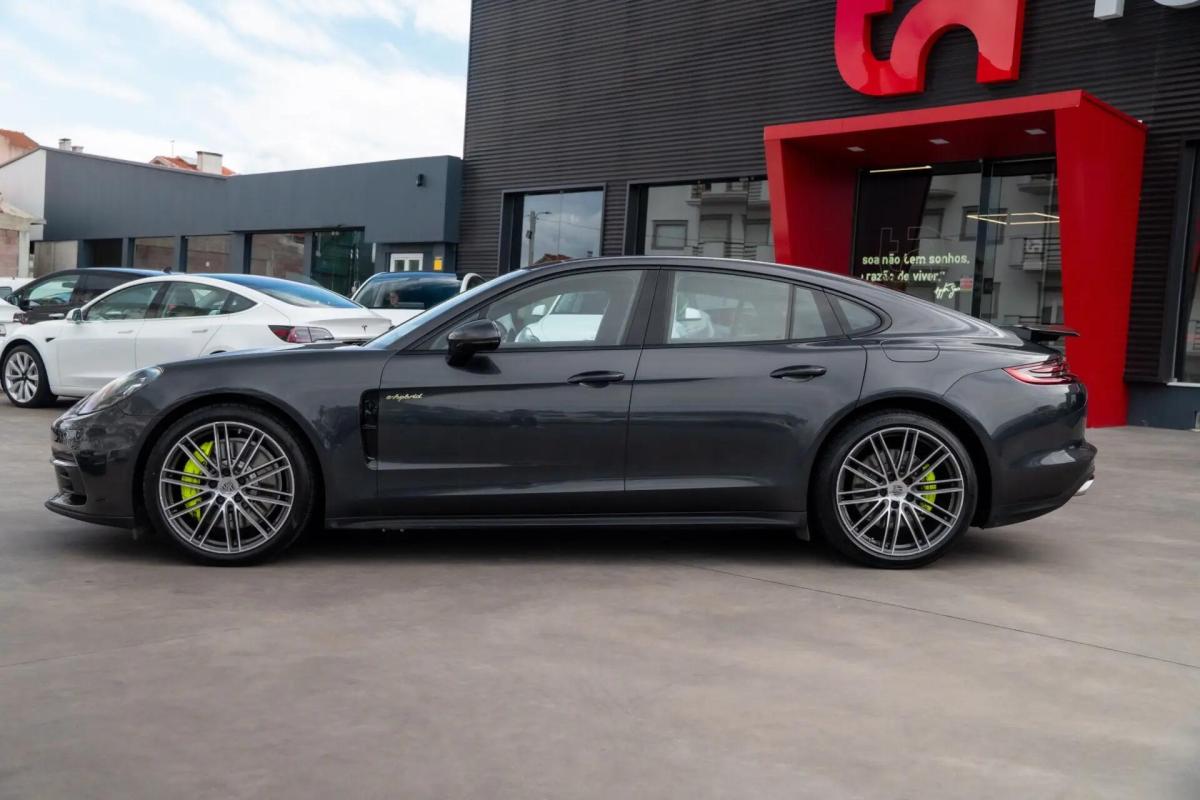 porsche-panamera-2018-hibrido-a-gasolina-2894cc