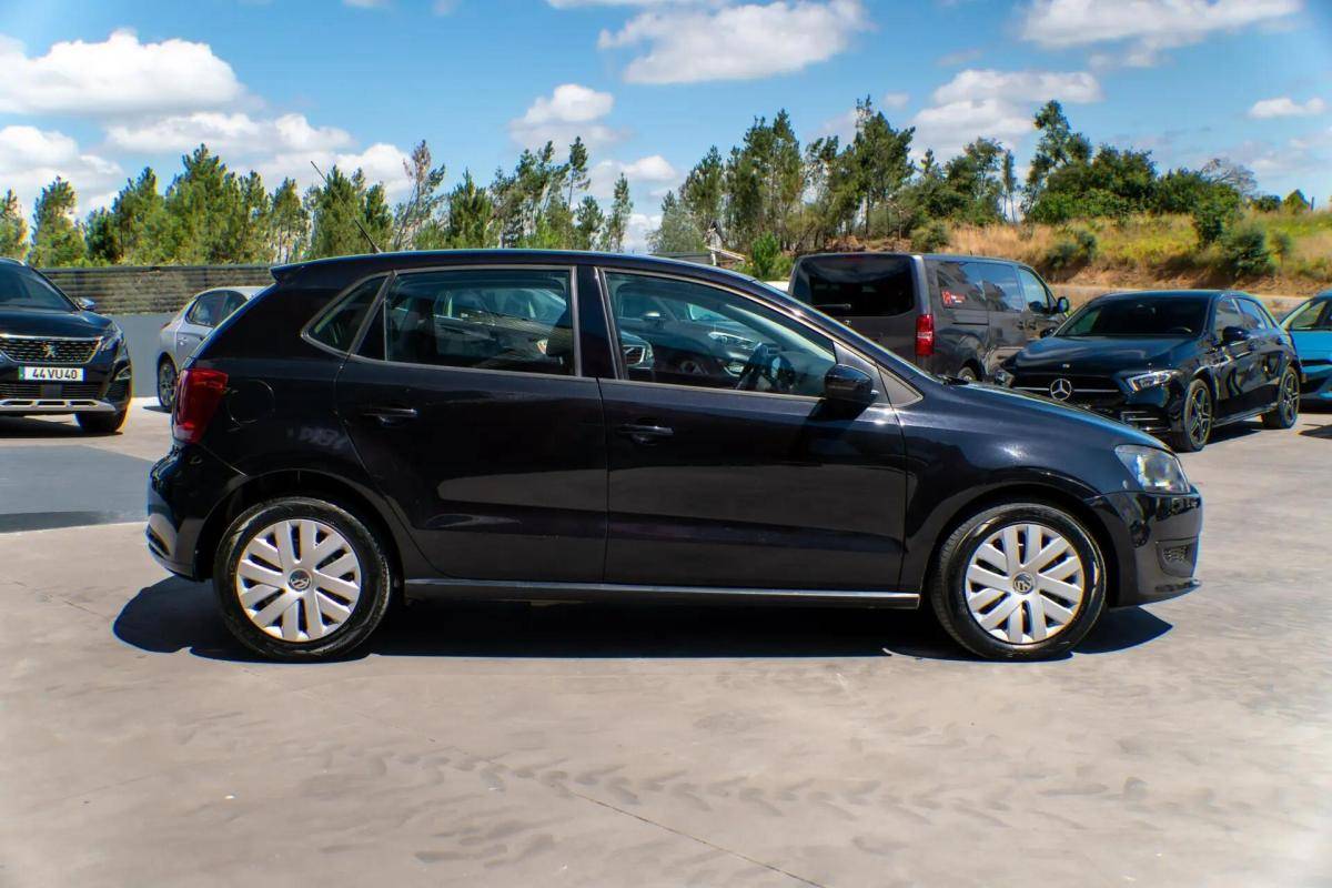 volkswagen-polo-2010-diesel-1598cc