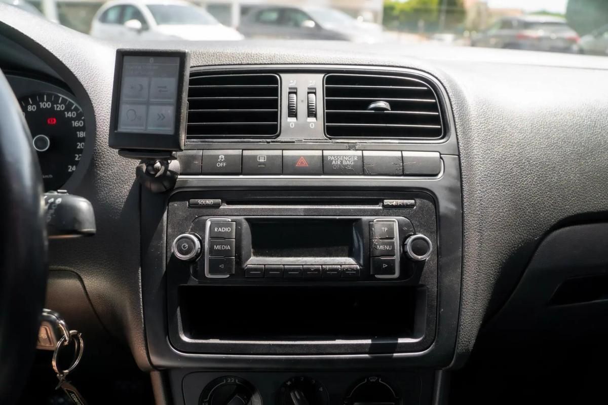 volkswagen-polo-2010-diesel-1598cc