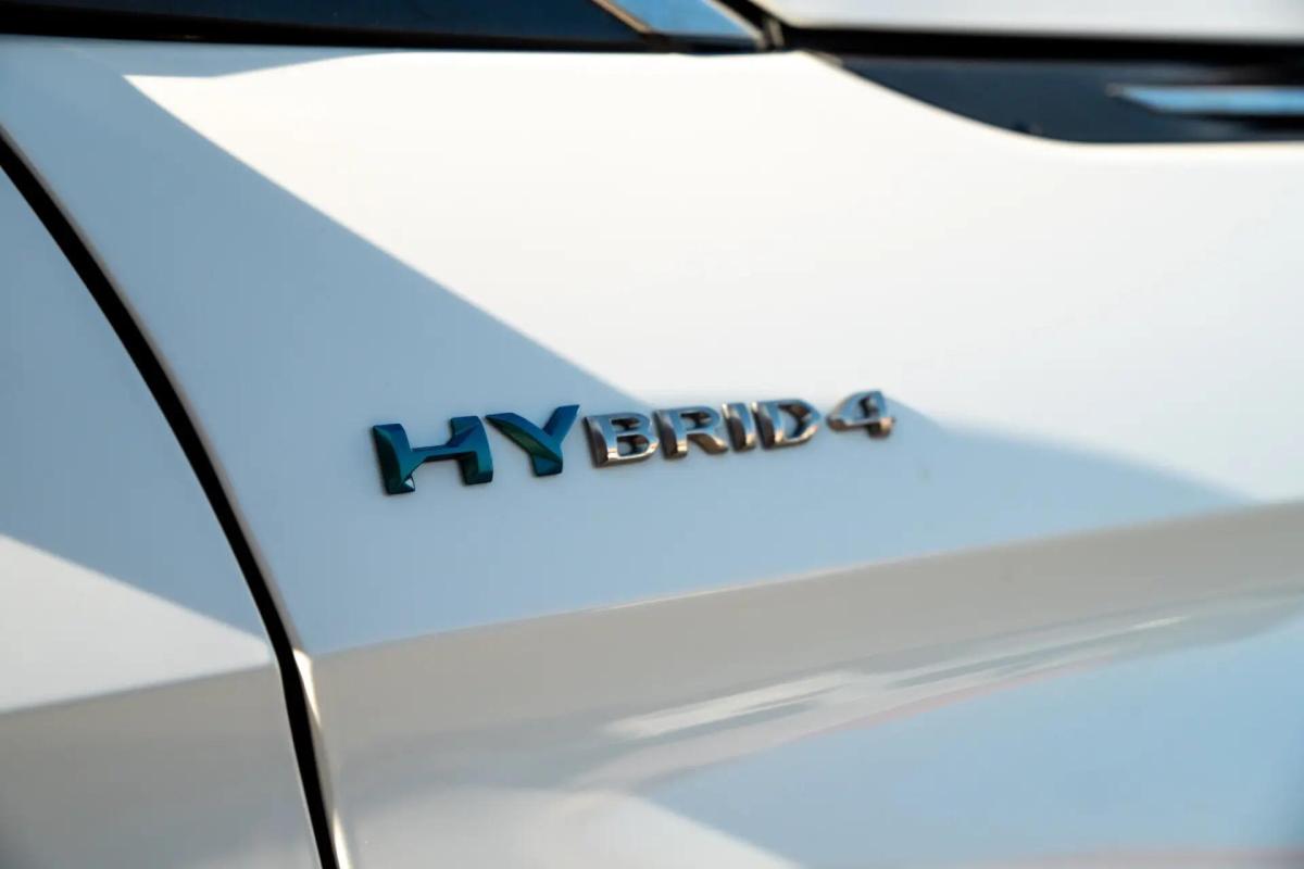peugeot-3008-2022-hibrido-a-gasolina-1598cc