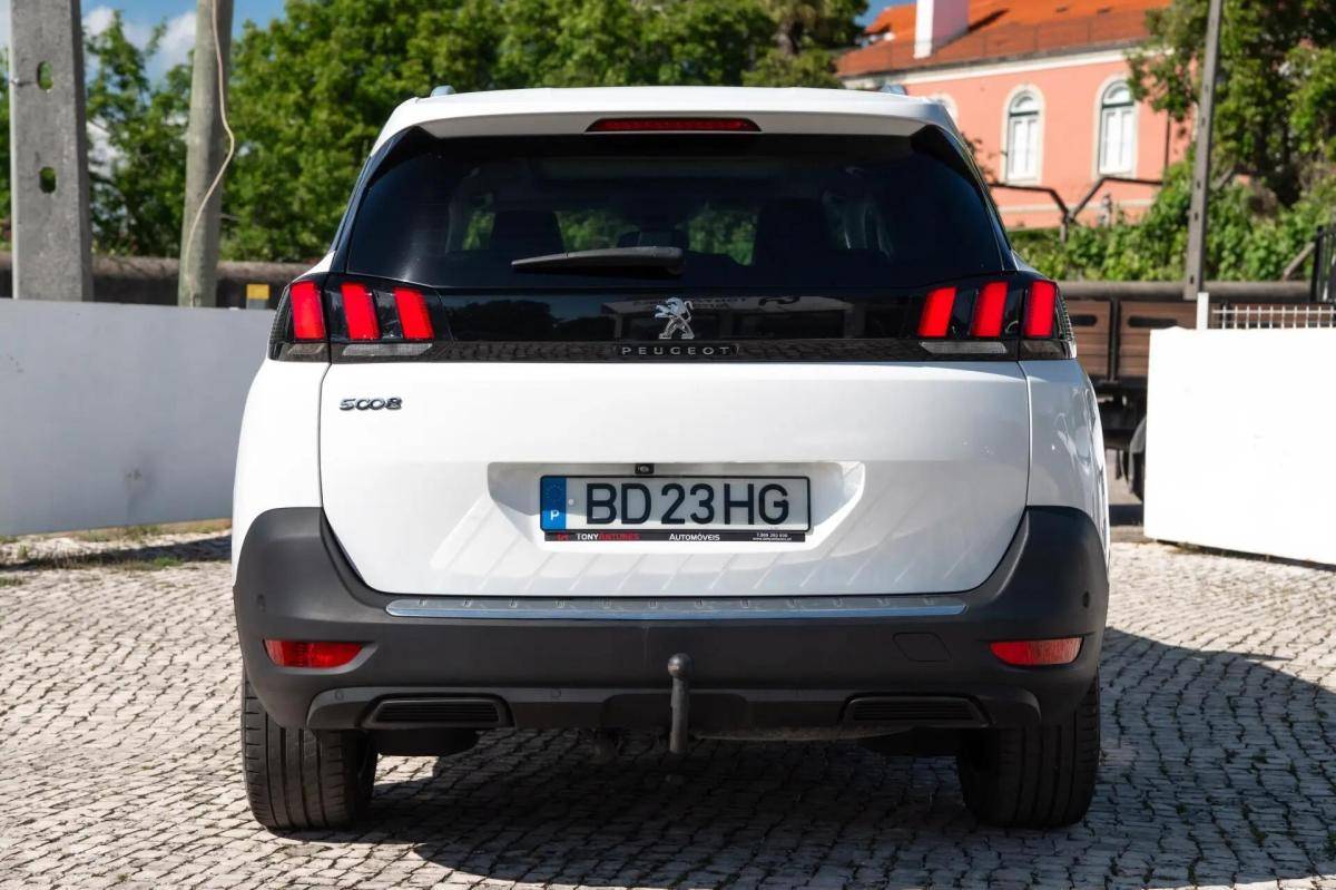 peugeot-5008-2018-diesel-1499cc