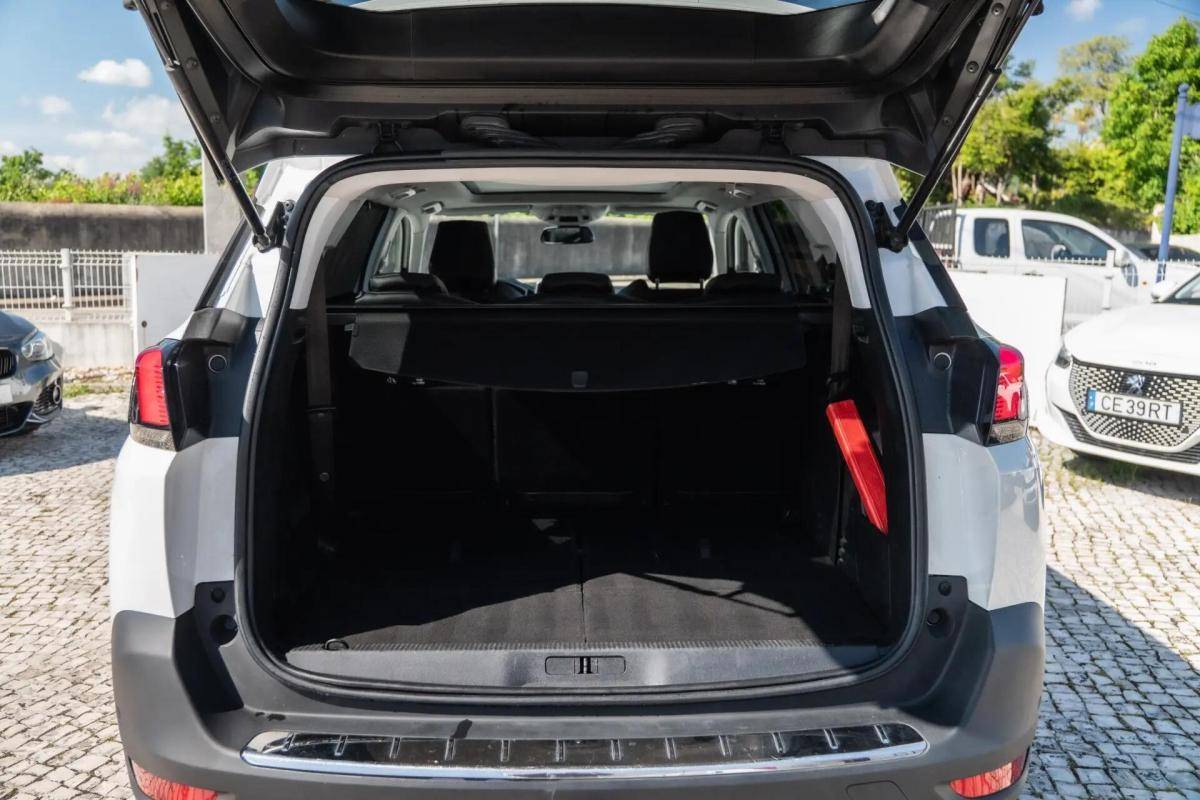 peugeot-5008-2018-diesel-1499cc