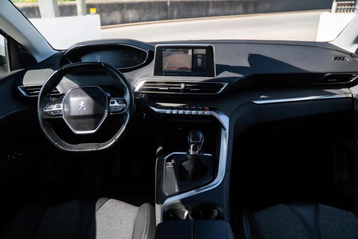 peugeot-5008-2018-diesel-1499cc