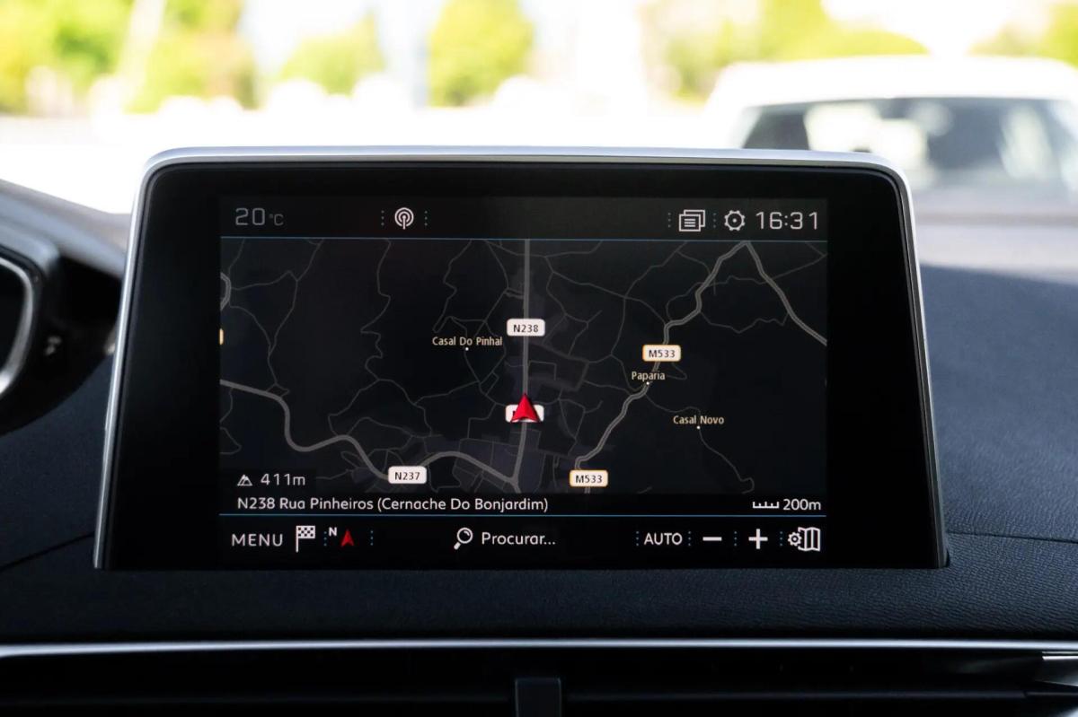 peugeot-5008-2018-diesel-1499cc