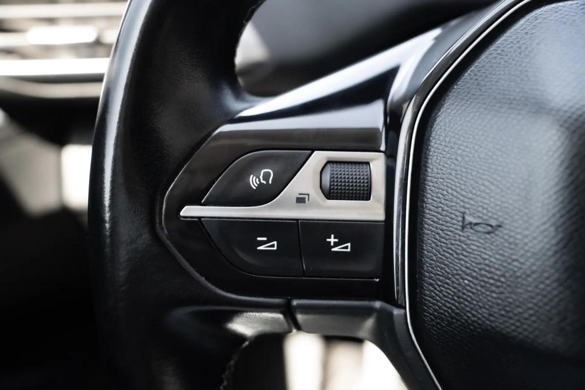 peugeot-5008-2018-diesel-1499cc