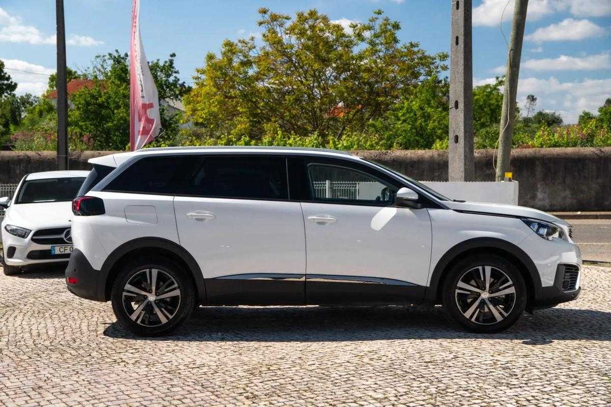 peugeot-5008-2018-diesel-1499cc